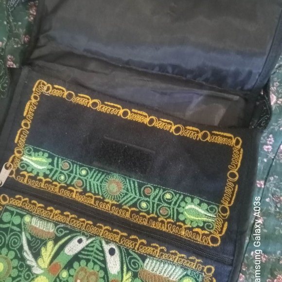 Gorgeous Owl/Bird Stitched Crossbody - Picture 5 of 7